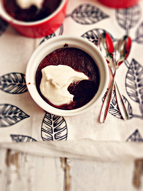 Chocolate lovers will worship this <a href="http://www.sweetsugarbean.com/2013/05/flourless-banana-chocolate-pudding.html" target="_blank">flourless banana chocolate pudding cake</a>.