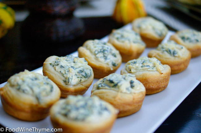If <a href="http://foodwinethyme.com/biscuit-artichoke-spinach-dip-rolls/" target="_blank">spinach artichoke dip</a> is your thing, then you'll love these biscuit cups! 