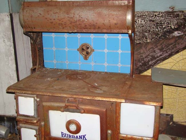 I'm sure this old stove would fetch a pretty penny at auction.