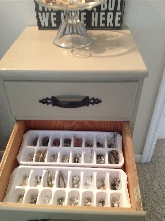 Ice cube trays make for excellent jewelry organizers.