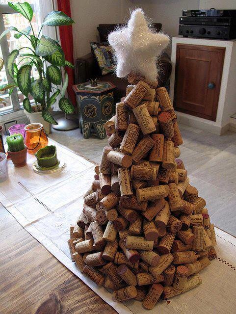Wine lovers rejoice! You can <a href="http://www.recyclart.org/2012/11/cork-christmas-tree/" target="_blank">do something cute</a> with all those corks you rack up between now and the new year.
