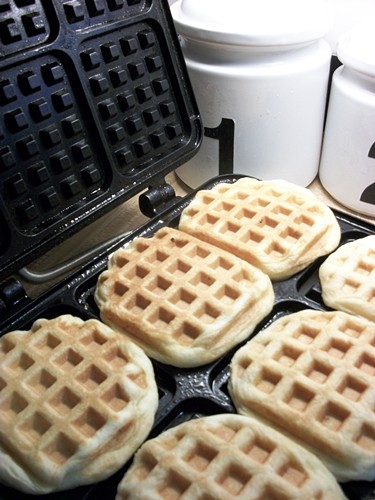 <a href="http://sweetnothingsbj.blogspot.com/2011/11/say-whaaaat.html" target="_blank">Waffle-ify</a> your canned biscuits! 