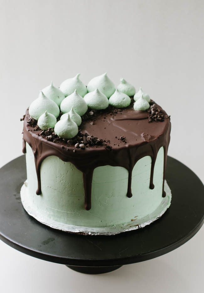 You didn't think we could forget the <a href="http://cakemerchant.com/2014/12/11/mint-chocolate-cookie-crunch-cake/" target="_blank">chocolate and mint mix</a>, did you?