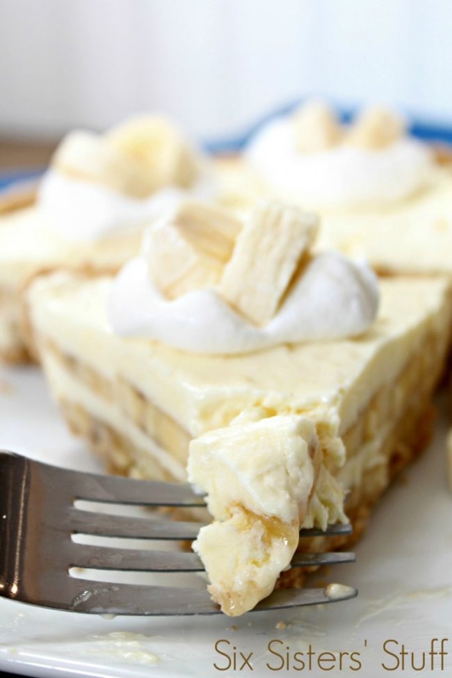 ...Or this <a href="http://www.sixsistersstuff.com/2015/03/banana-cream-cheesecake-recipe.html" target="_blank">banana cream cheesecake</a>.